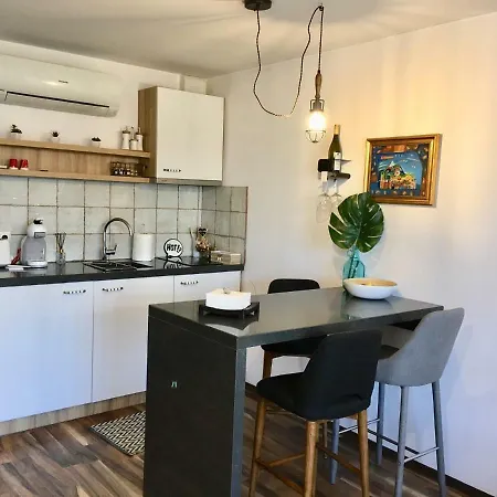 Boutique Studio *